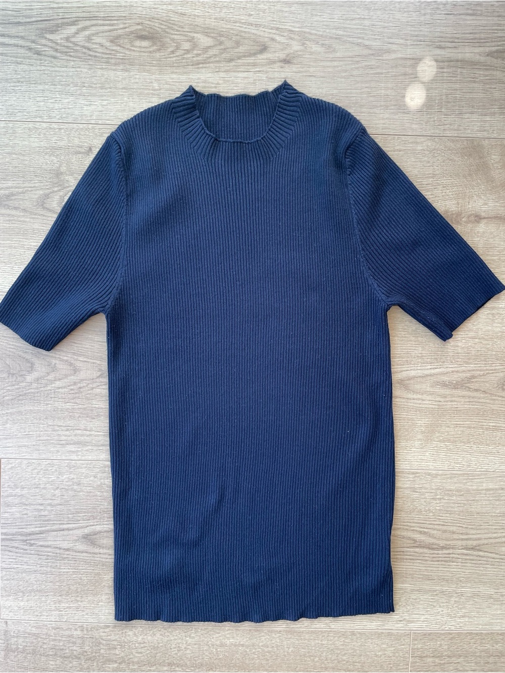 Navy Blue Ribbed Knit Mock Neck Short Sleeve Top - Size M